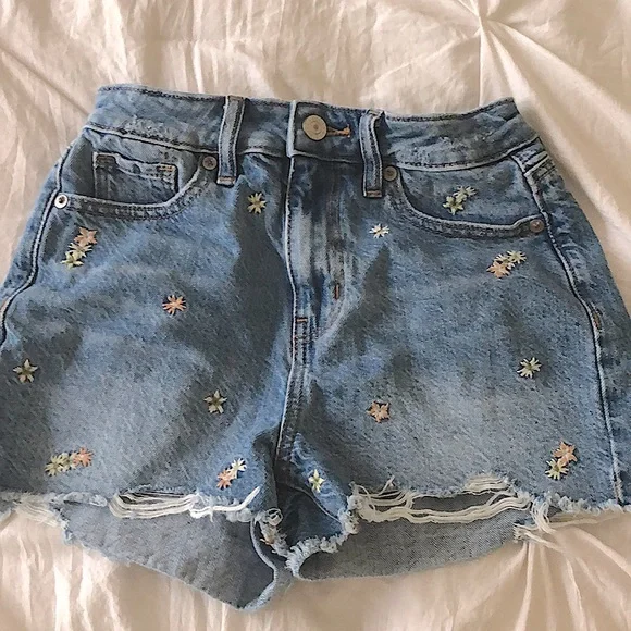 American Eagle Floral Jean Shorts - Picture 1 of 4
